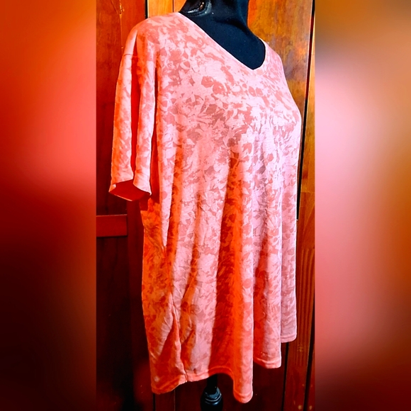 TEK GEAR Floral Coral Short Sleeve Top - Picture 2 of 5